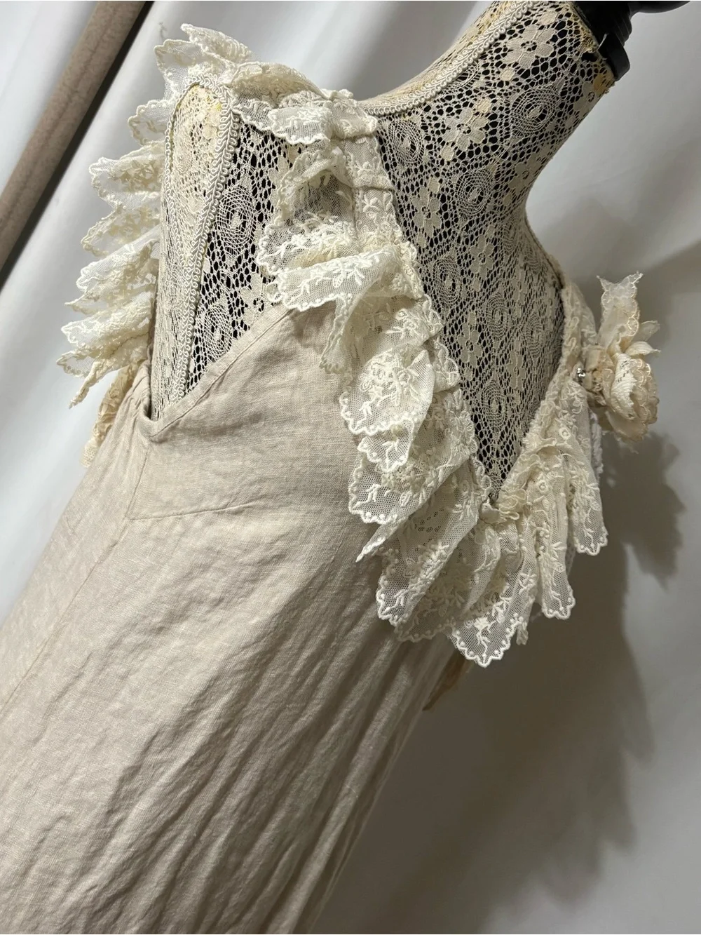 Vtg  Lace Italian Linen V-Neck Upcycled Dress Handmade Sz Med Slight Low Hem - Picture 9 of 14